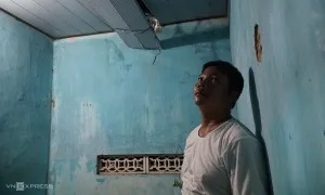 300 nhà bên sông Trà Khúc 'xập xệ, dột nát' vì quy hoạch treo 300 nhà bên sông Trà Khúc 'xập xệ, dột nát' vì quy hoạch treo