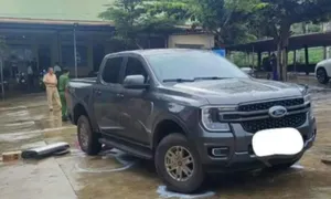 Ôtô tông chết bé gái lớp 2 trong sân trường Ôtô tông chết bé gái lớp 2 trong sân trường