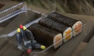 Quốc gia đầu tiên cấm ống cá đựng tương sushi của Nhật Bản
